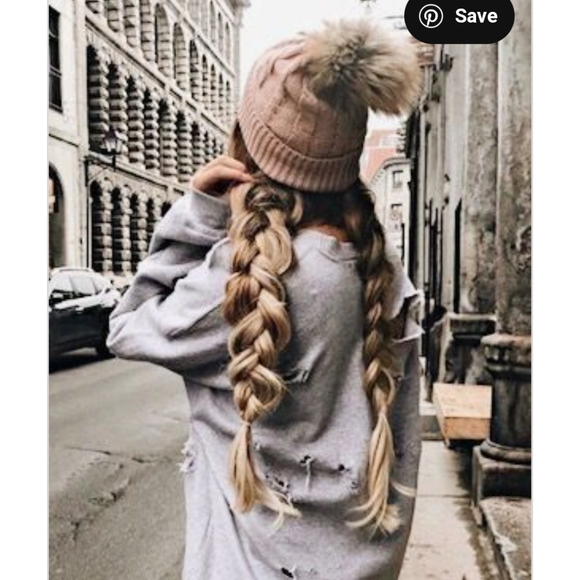 HOST PICK x2 Mustard pom beanie - Picture 5 of 7